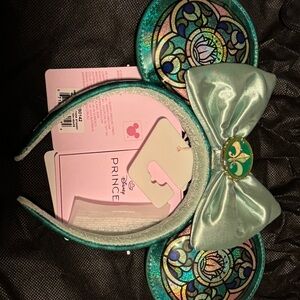 Disney Teal and Green Hair Accessory